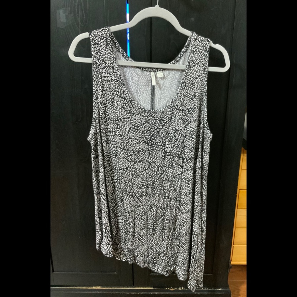 Plus size top - Picture 2 of 2